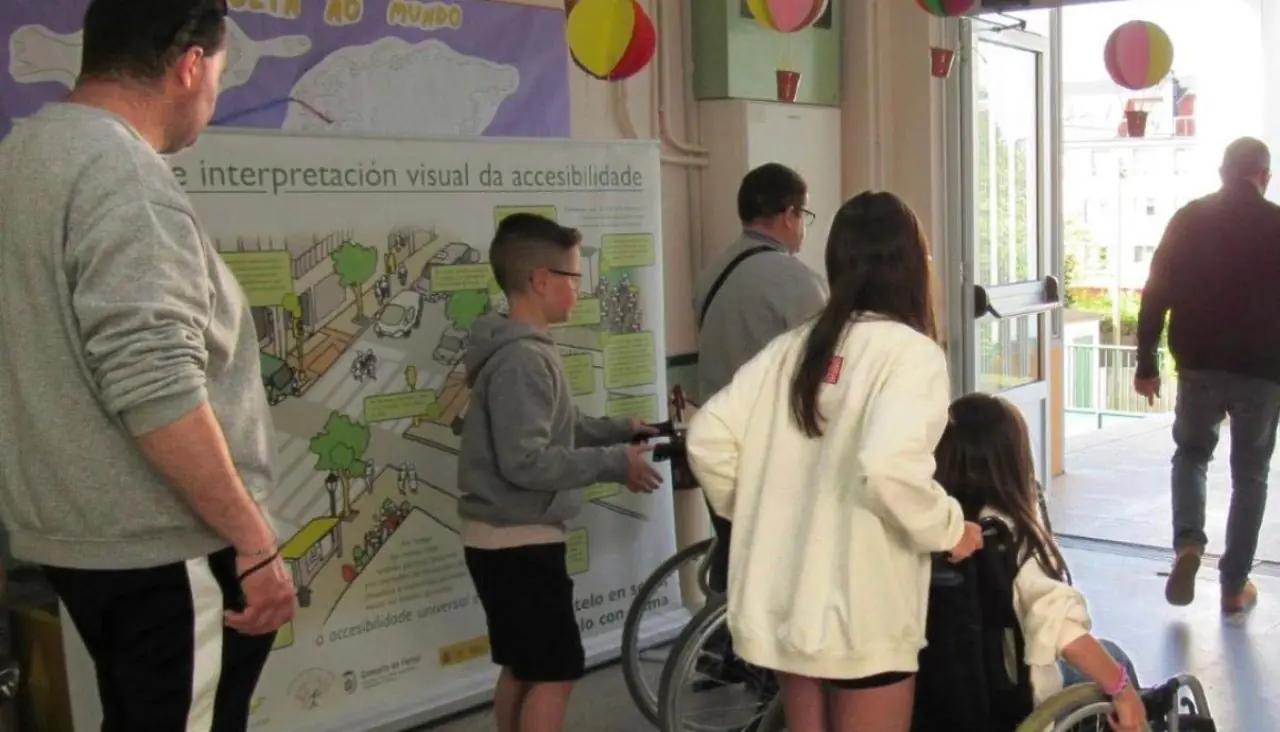 Escolares de Neda participan en acciones promovidas por Aspaneps sobre sensibilización sobre discapacidades varias